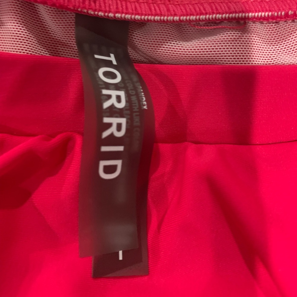 TORRID swim skirt size 1 HOT PINK!